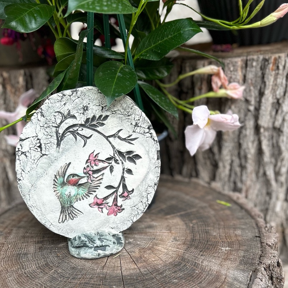 EUC Vintage Art Studio Pottery Hummingbird Plaque & Stand made of Volcanic Ash